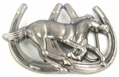 horse cutout on two horse shoe med gray belt buckle